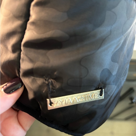 Zyia Vest - Picture 3 of 5